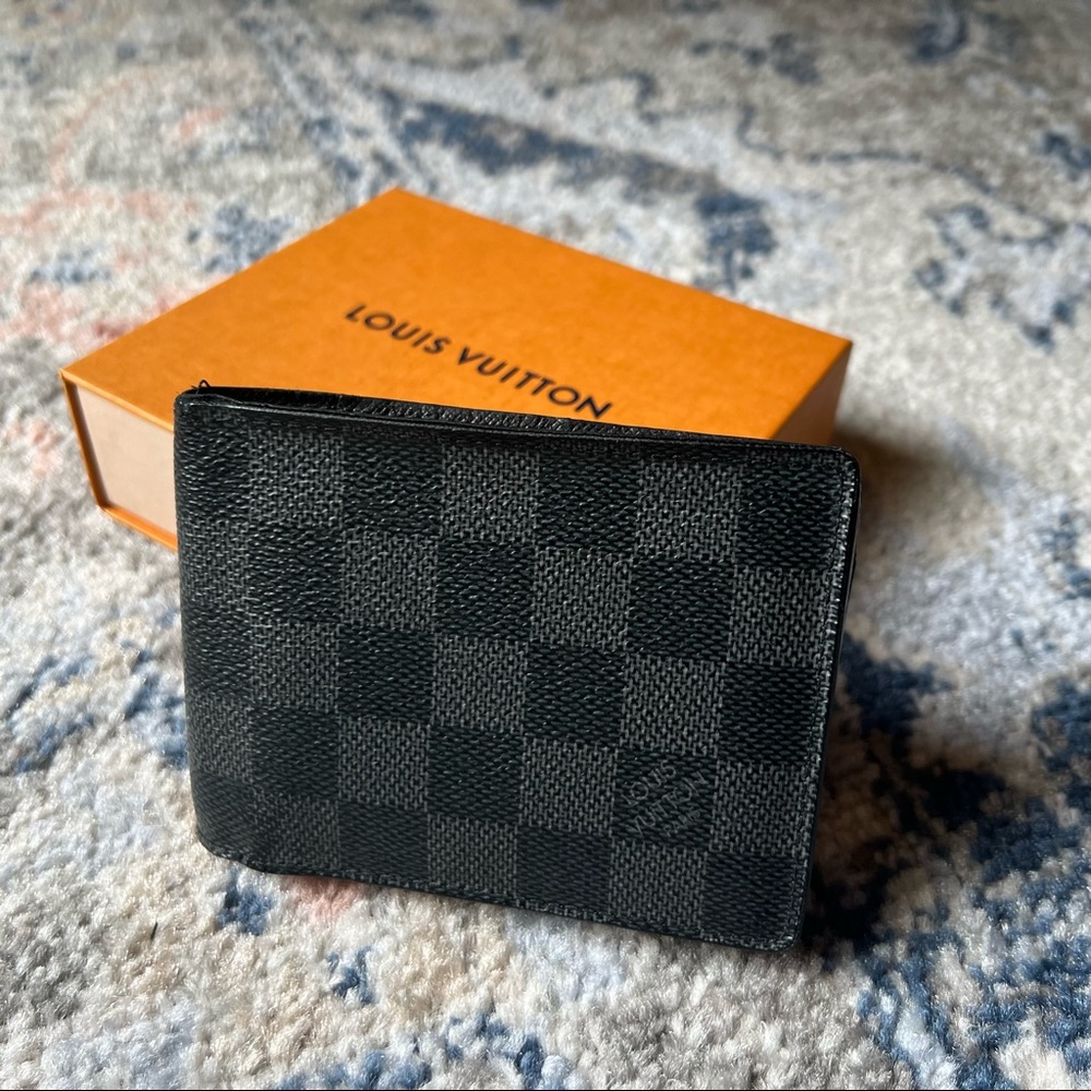 LV Multiple Wallet Graphite Damier